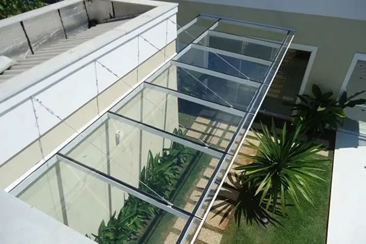 Cobertura em Policarbonato Compacto